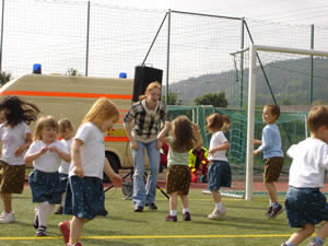 Raketentanz zum Kindergartensportfest in Winzerla