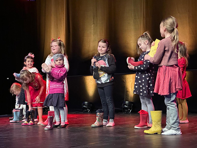 Winterzauber Revue im Volkbad Jena