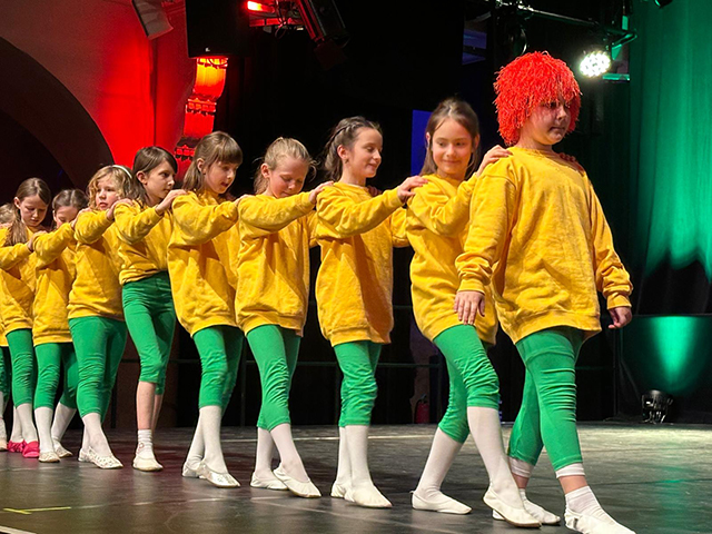 Winterzauber Revue im Volkbad Jena