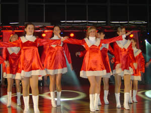 Zum Programm gehörten viele weihnachtliche Tänze